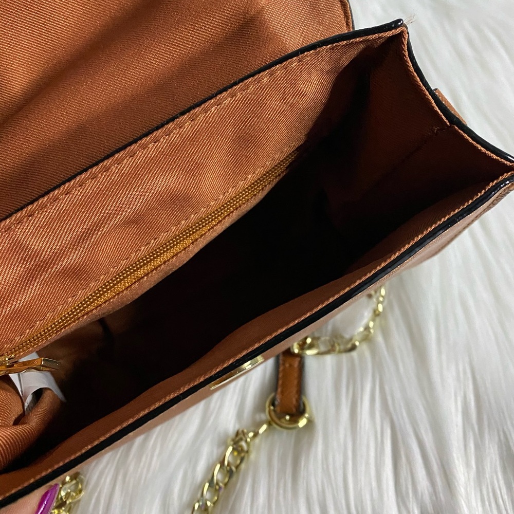 Small Crossbody - Picture 2 of 3